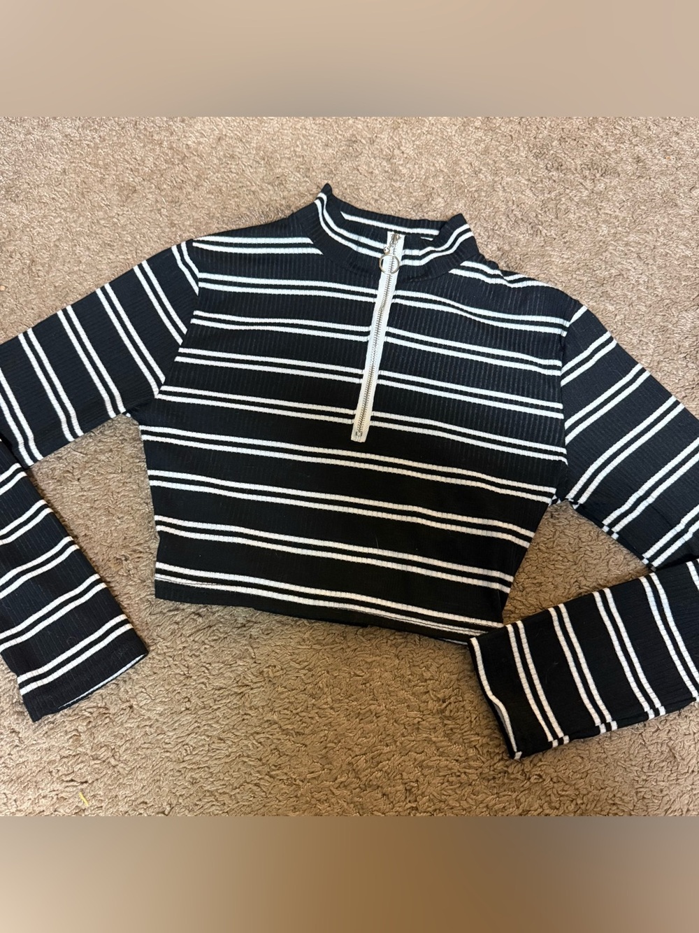 Striped Half-Zip Cropped Long Sleeve Top - Black & White Womens XS/S
